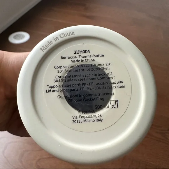 Prada travel bottle - Picture 5 of 8